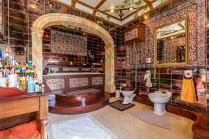 Master Bedroom En Suite- click for photo gallery